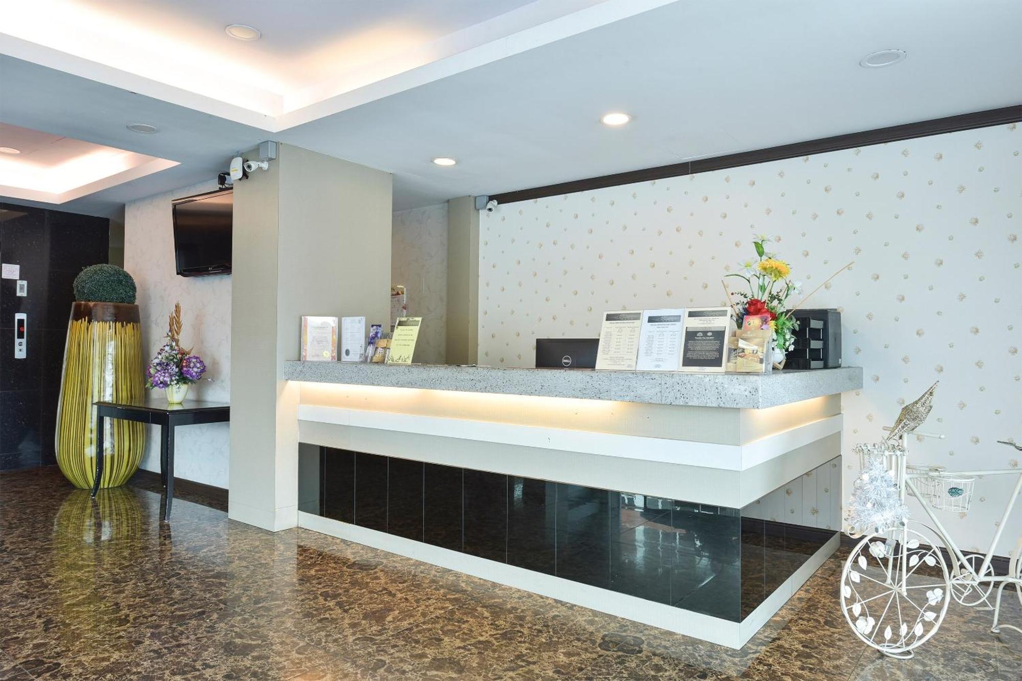 Grand Ct Hotel Hotel 2*